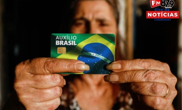 Medida provisria da Cmara dos Deputados torna permanente Auxlio Brasil de R$ 400