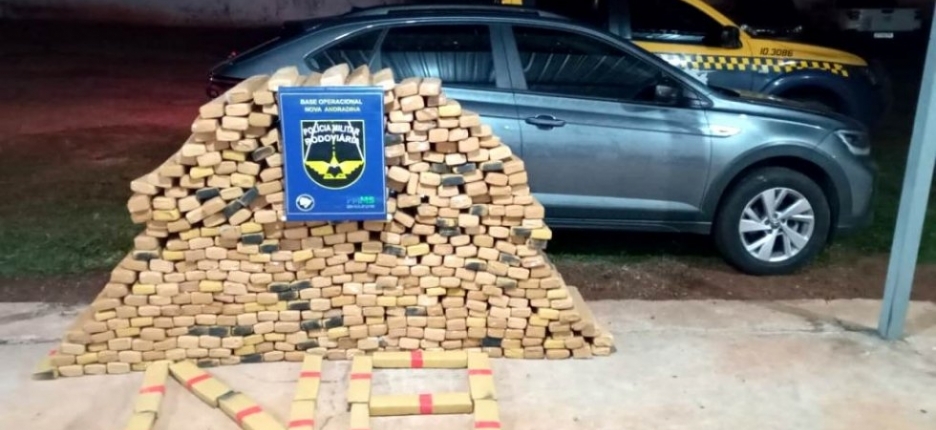 Polcia Militar Rodoviria apreende mais de 500 kg de maconha em veculo furtado na MS-480